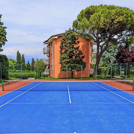 Cappuccini Friends * 佩斯基耶拉德加达